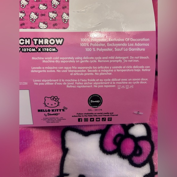 Hello Kitty throw blanket - Picture 2 of 4